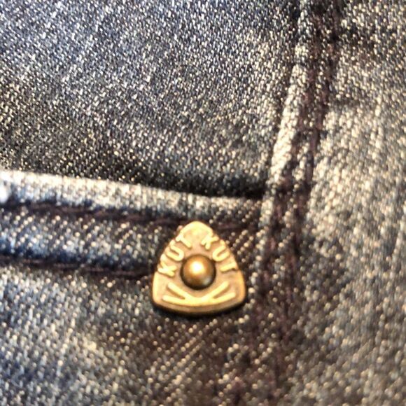Kut from the Kloth Jeans with whiskering fading and very light distressing Sz 6 - Picture 8 of 11